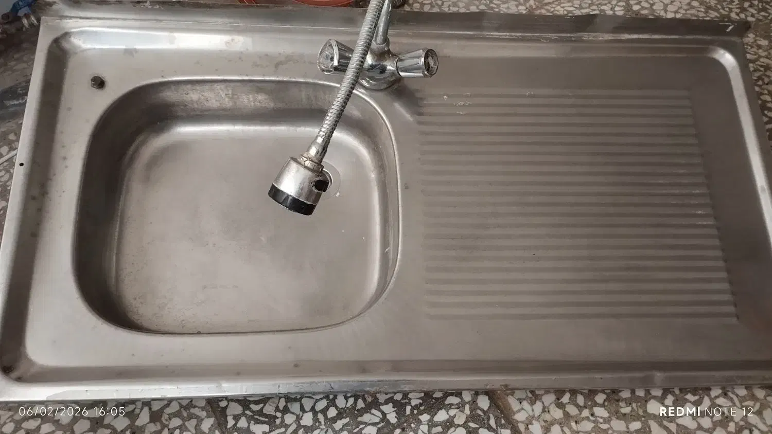 سینک و شیر|آب‌چکان و نظم‌دهنده ظروف|قم, قلعه کامکار|دیوار