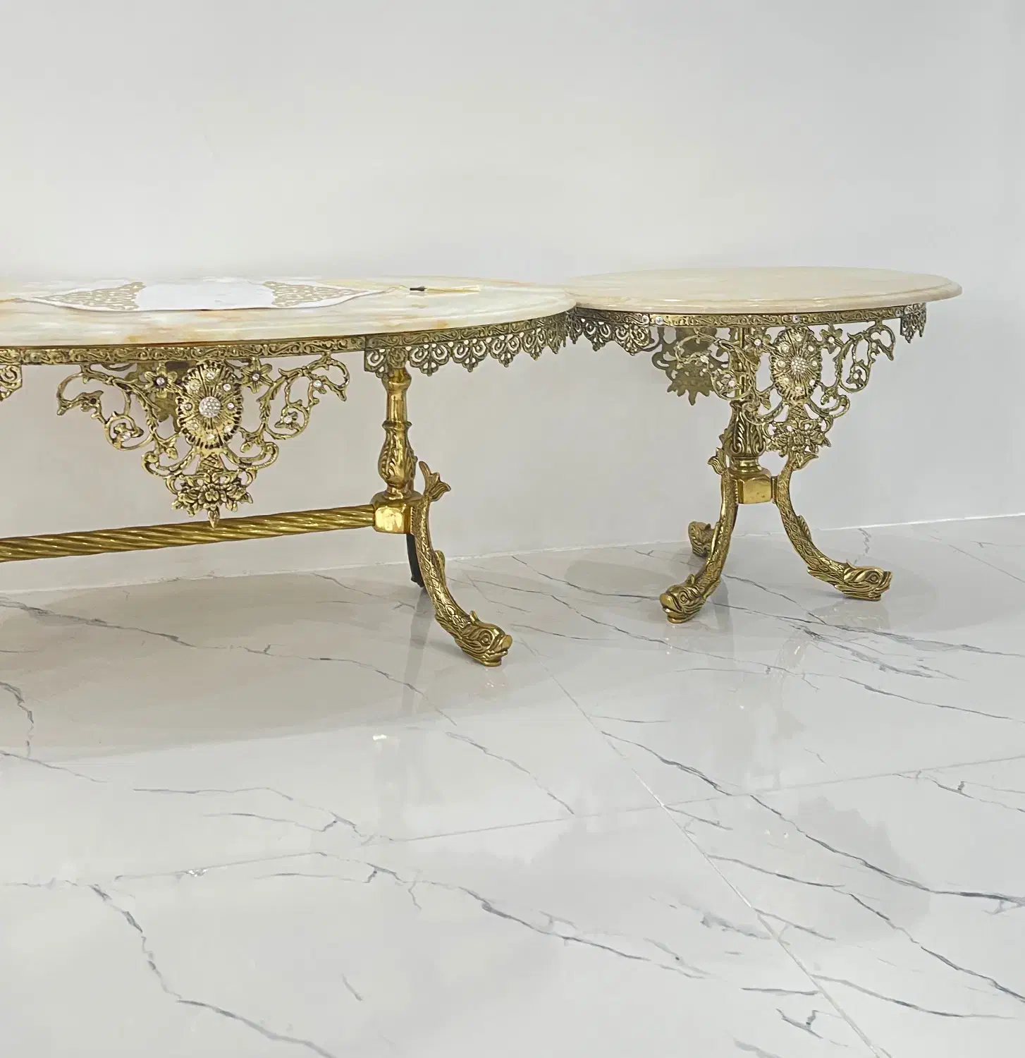 سه عدد میز تمام برنجی لوکس کاملا نو|مبلمان خانگی و میز عسلی|ساری, |دیوار