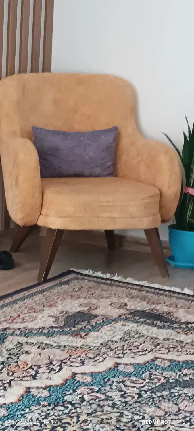 سلام یک دست مبل راحتی 9نفری به فروش می‌رسد|مبلمان خانگی و میز عسلی|بجنورد, |دیوار