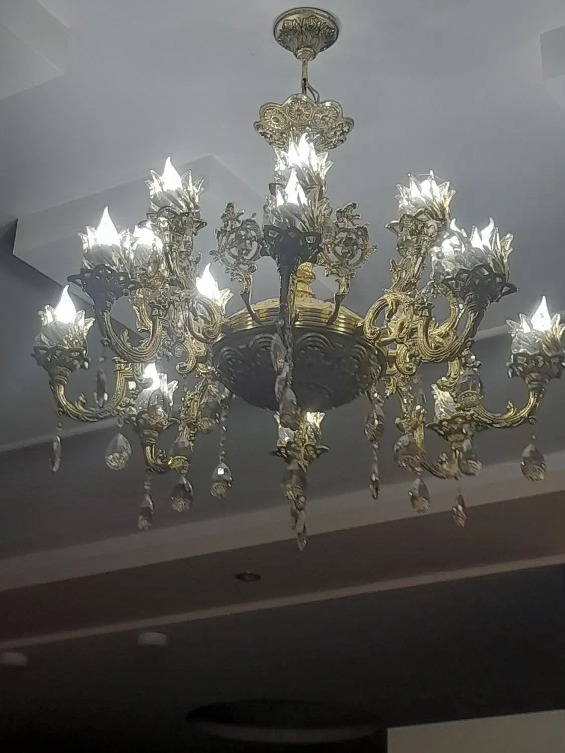 لوستر ۱۶ شعله درحدنوجنس عالی.شیرینی خوری|لوستر و چراغ آویز|نیشابور, شهرک ولیعصر|دیوار