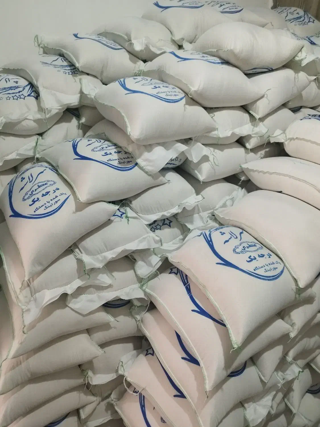 برنج نیم دونه سر لاشه و سالم خوش پخت|خوردنی و آشامیدنی|نسیم‌شهر, |دیوار