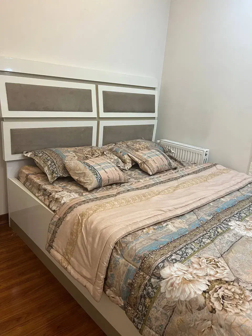 سرویس خواب دو نفره|تخت و سرویس خواب|اندیشه, شهرک صدف|دیوار