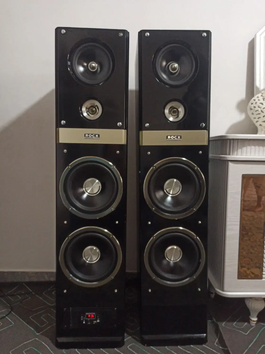 باند ایستاده معروف ویکر سالم و پرقدرت|سیستم صوتی خانگی|اردبیل, |دیوار