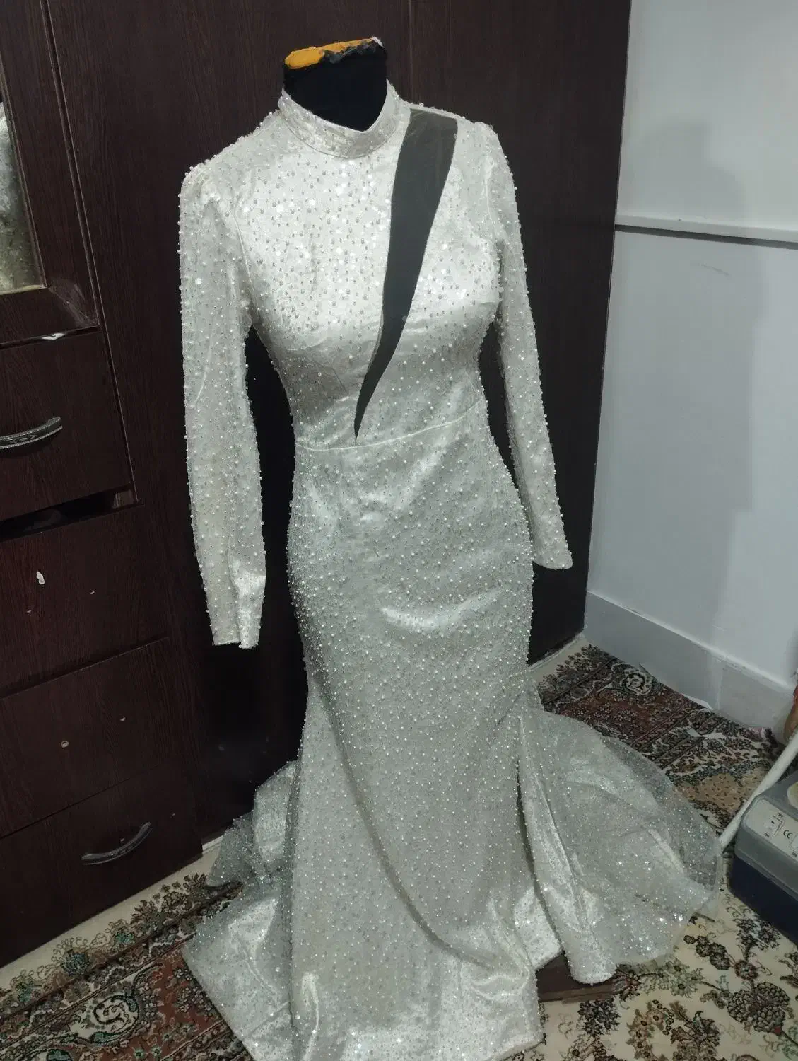 لباس شب|لباس|مشهد, خواجه ربیع|دیوار