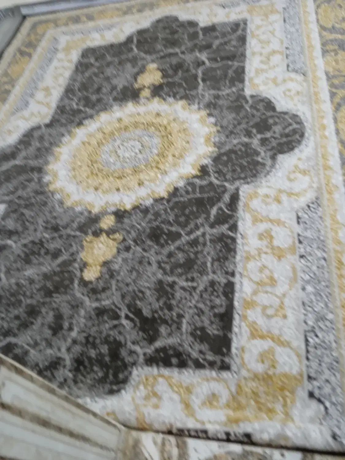 سه عدد فرش ماشینی هستش|فرش|یاسوج, |دیوار