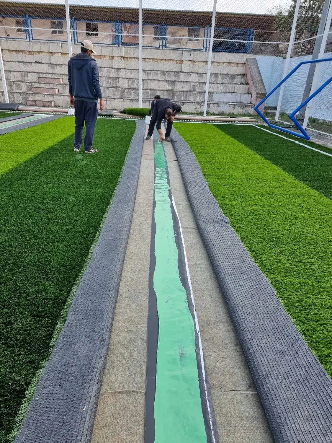 آمل چمن مجری حرفه ای چمن مصنوعی فوتبالی|مصالح و تجهیزات ساختمان|آمل, |دیوار