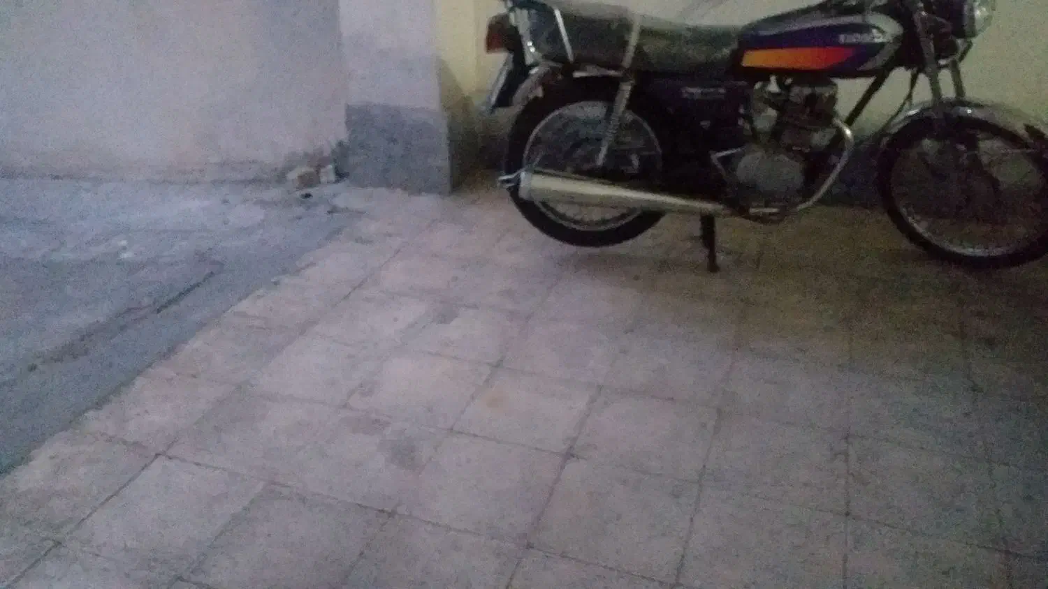 موتور۱۲۵|موتورسیکلت|اندیشه, اندیشه فاز ۱|دیوار