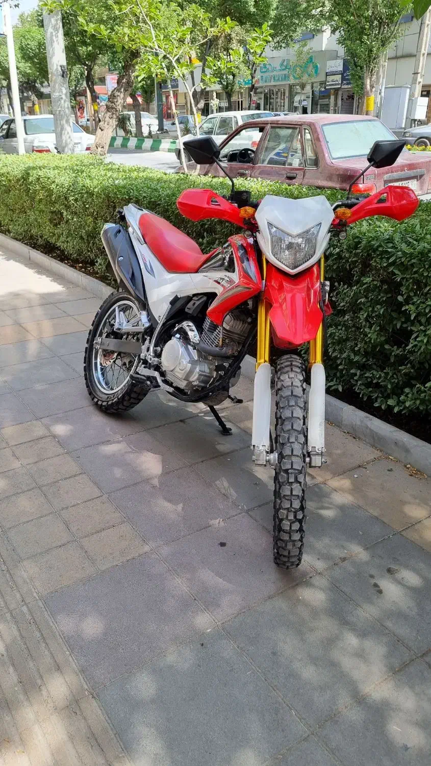 معاوضه پرواز ۲۰۰|موتورسیکلت|اراک, |دیوار