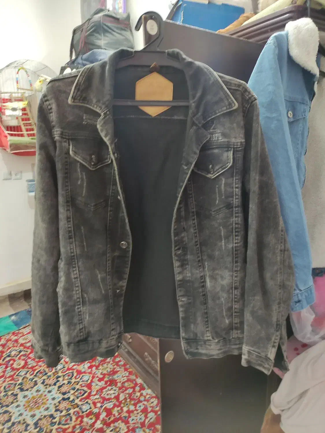 کاپشن لی|لباس|رضویه, |دیوار