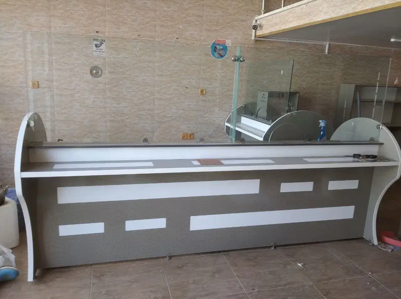 میز پیشخوان بانکی|مبلمان اداری|گندمان, |دیوار