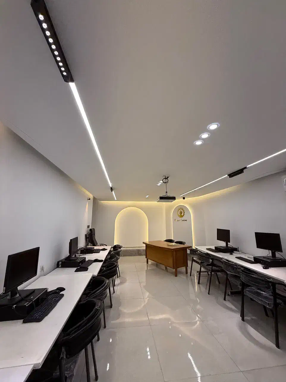 آموزش رباتیک ادمین اینستاگرام هوش مصنوعی معماری|خدمات آموزشی|شیراز, ارم|دیوار