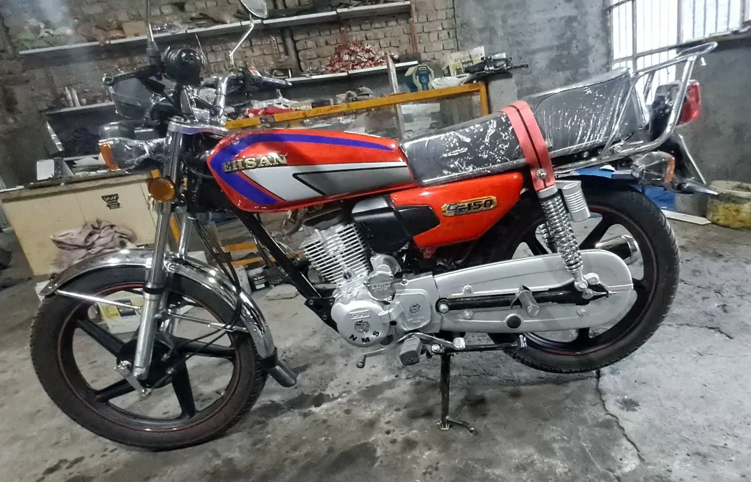 موتور سیکلت|موتورسیکلت|قم, قلعه کامکار|دیوار