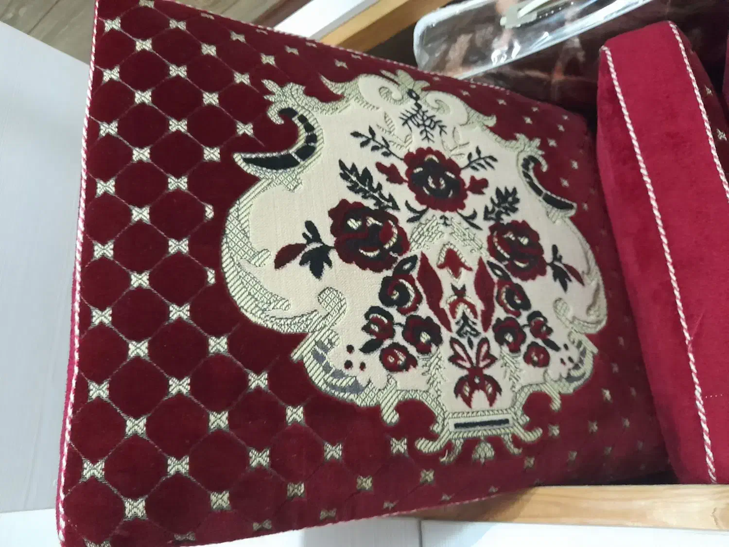 پشتی دیواری|پشتی|بندر انزلی, طالب آباد|دیوار