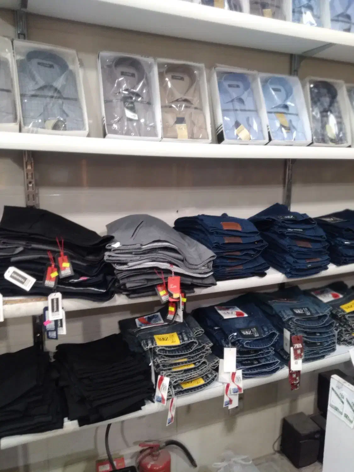 واگذاری فروشگاه لباس کرایه فقط مبلغ ۶ت|لباس|اصفهان, شیخ اشراق|دیوار