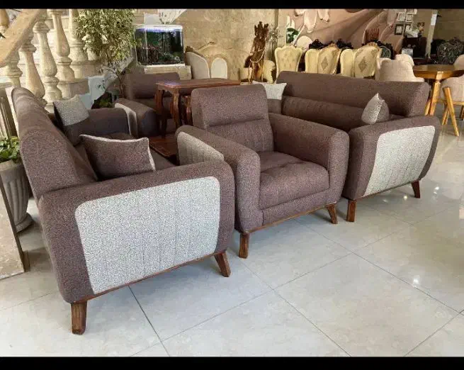 چوب دار بازار مهرگان بزرگ بی همتا بی رقیب هستیم|مبلمان خانگی و میز عسلی|صدرا-فارس, فاز ۱|دیوار