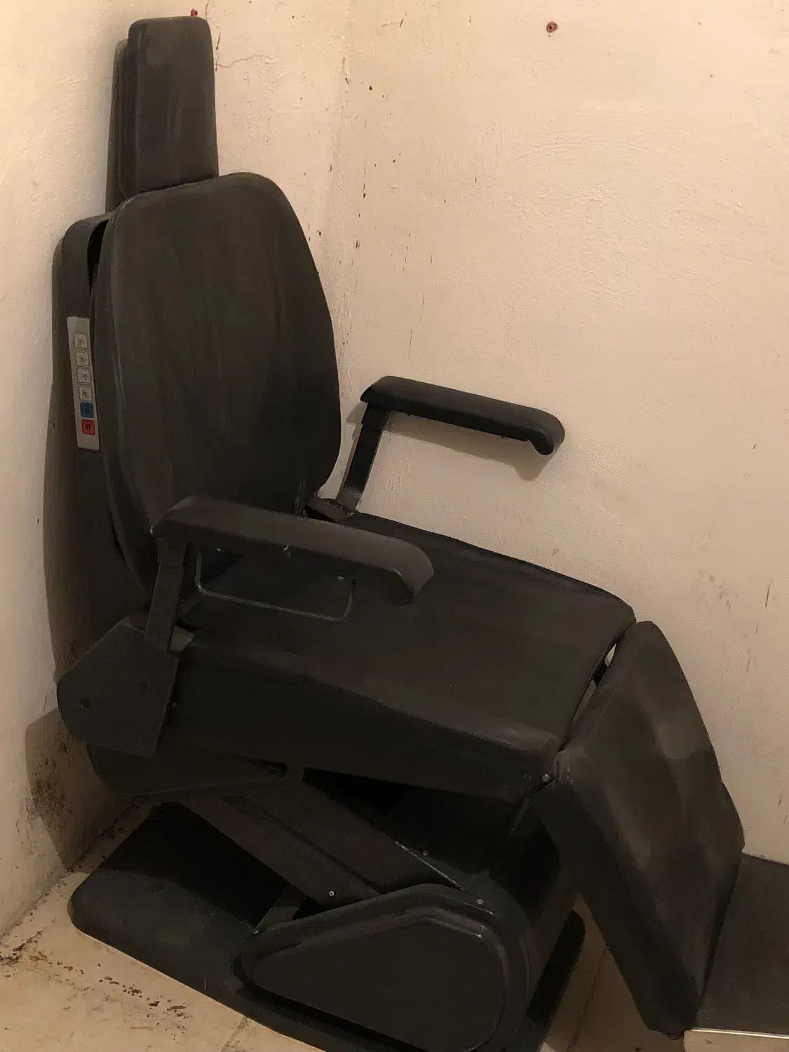 صندلی برقی تخت شو|آرایشگاه و سالنهای زیبایی|اصفهان, بیدآباد|دیوار