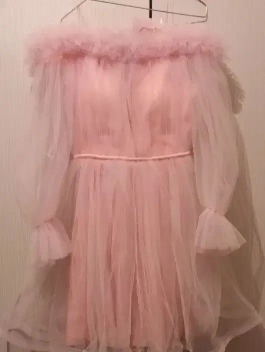 لباس مجلسی|لباس|رباطکریم, رباطکریم|دیوار