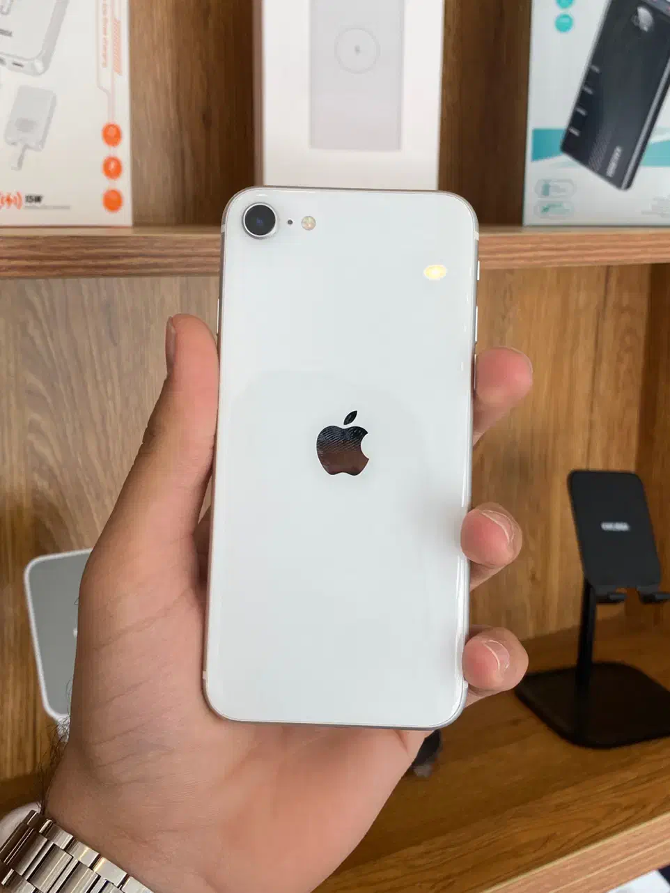 Iphone SE 2020 128g|موبایل|یزد, |دیوار