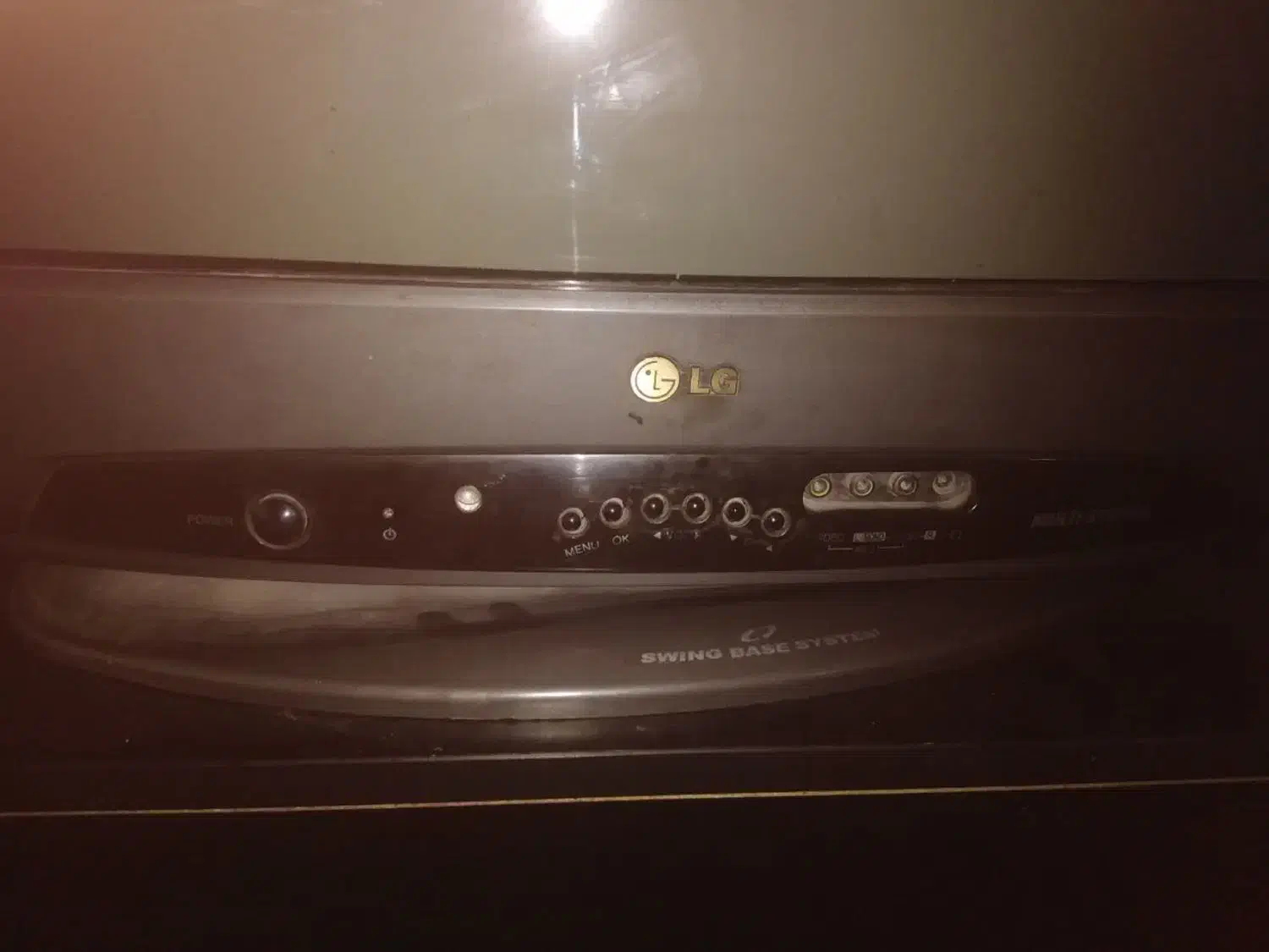 تلویزیون به همراه میز و دیجیتال|تلویزیون و پروژکتور|قم, یزدان‌شهر|دیوار