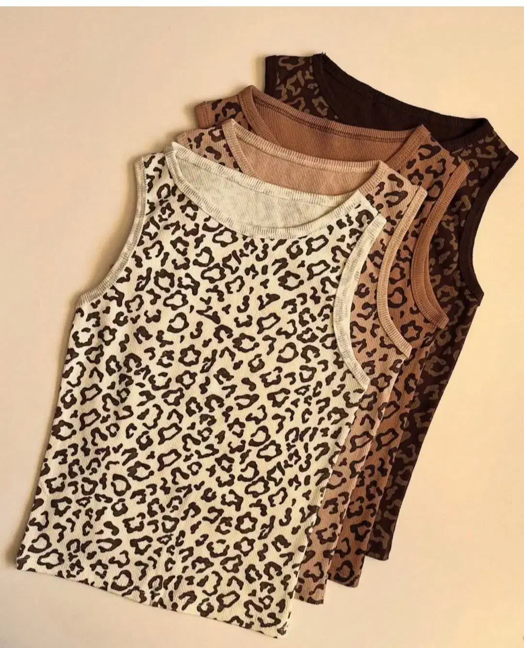 تاپ پلنگی کبریتی دارای رنگبندی با قیمت استثنای۲۲۰|لباس|تفت, |دیوار