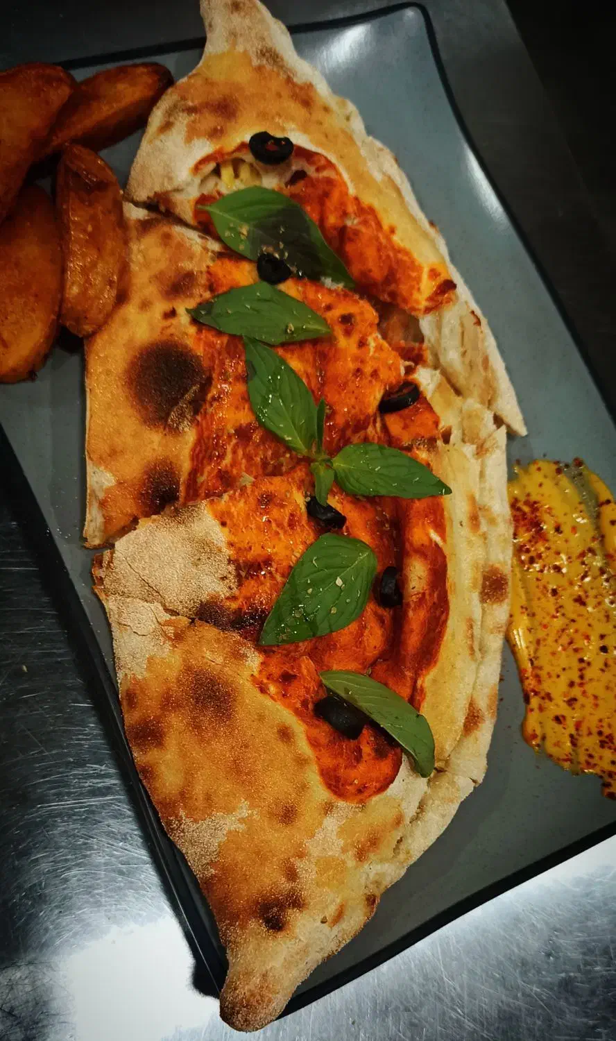 کافه رستوران دوریا استخدام میکند|استخدام خدمات فروشگاه و رستوران|بوشهر, |دیوار