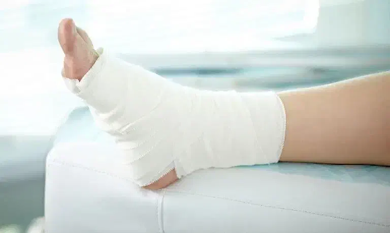 تزریقات،وصل سرم وتعویض پانسمان درمنزل|خدمات آرایشگری و زیبایی|تهران, پرستار|دیوار