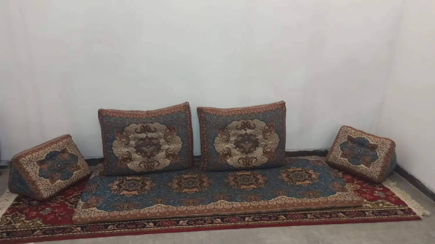 ترمه|پشتی|شیراز, شهرک گلستان|دیوار