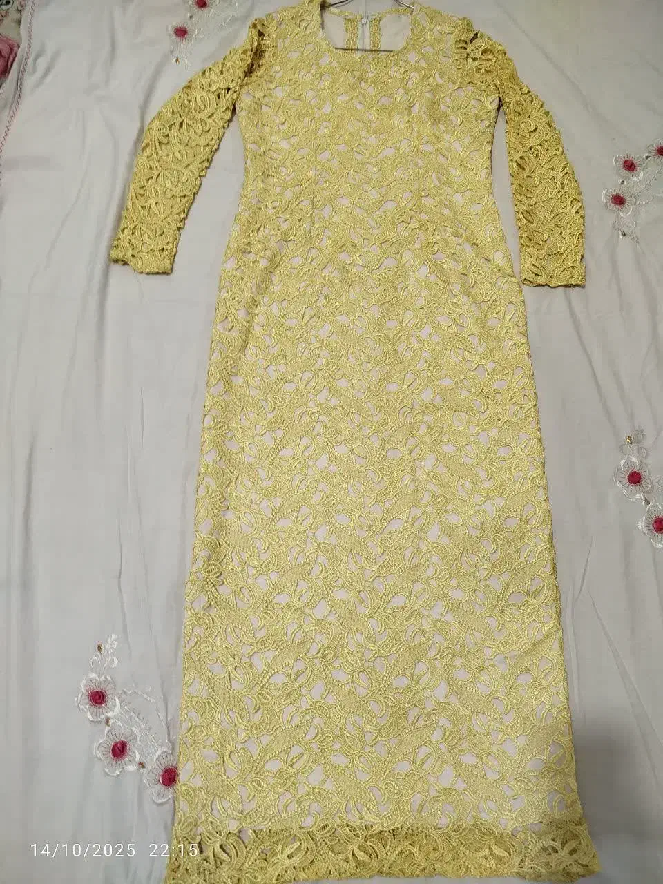 لیاس مجلسی|لباس|پیشوا, |دیوار