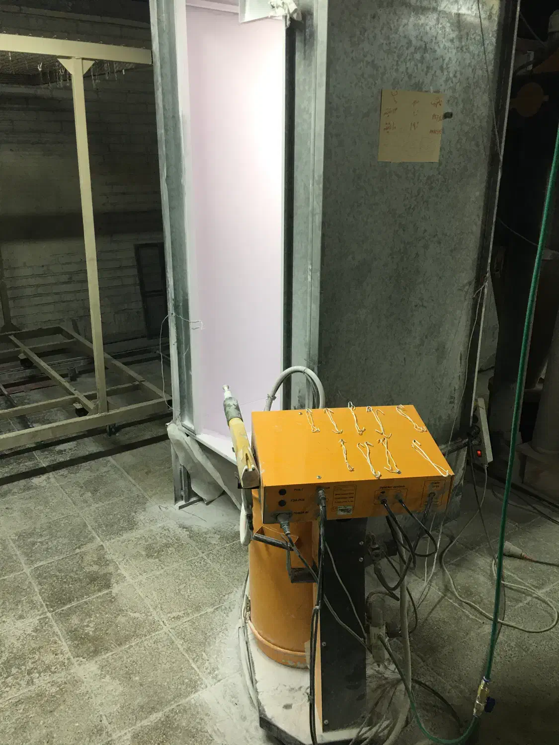 استخدام کارگر ساده آقا|استخدام صنعتی، فنی، مهندسی|هشتگرد, هشتگرد قدیم|دیوار