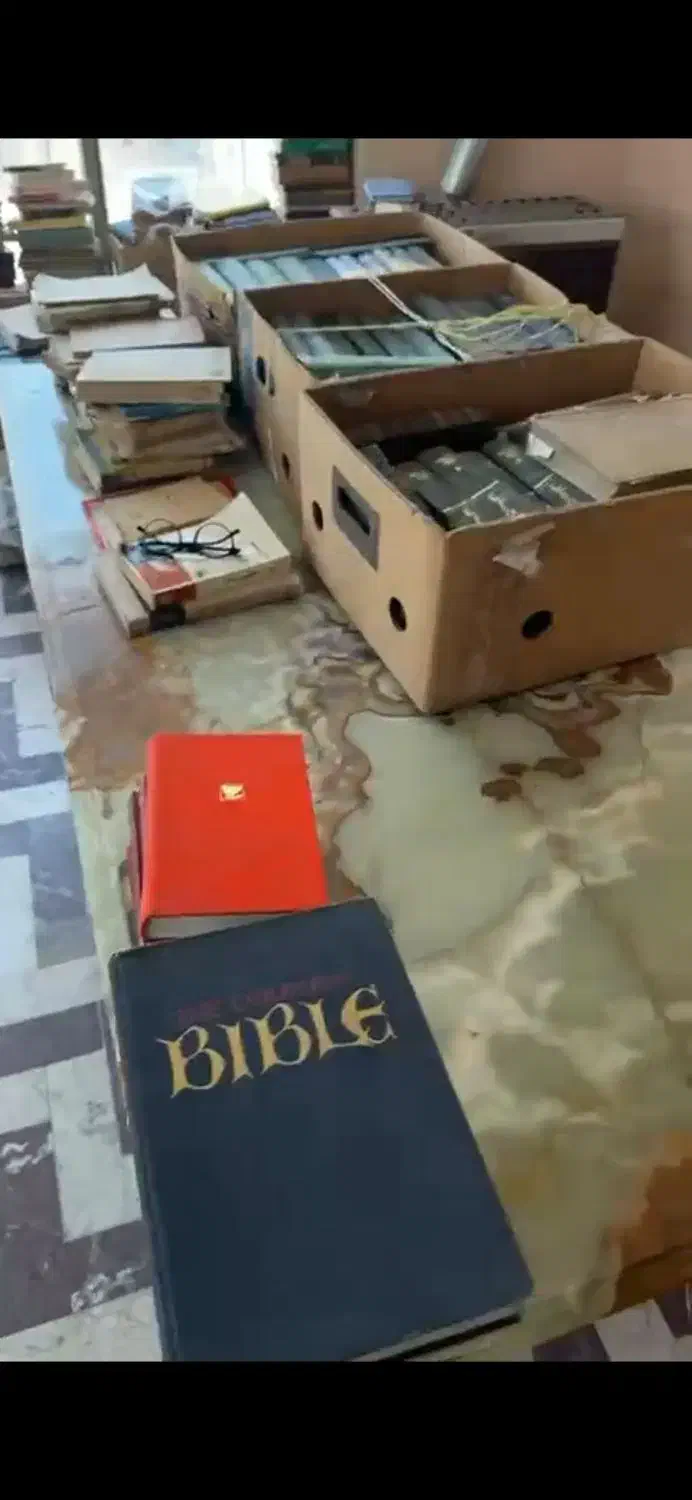 کتاب خانه کامل فروشی|کتاب و مجله تاریخی|باقرشهر, |دیوار