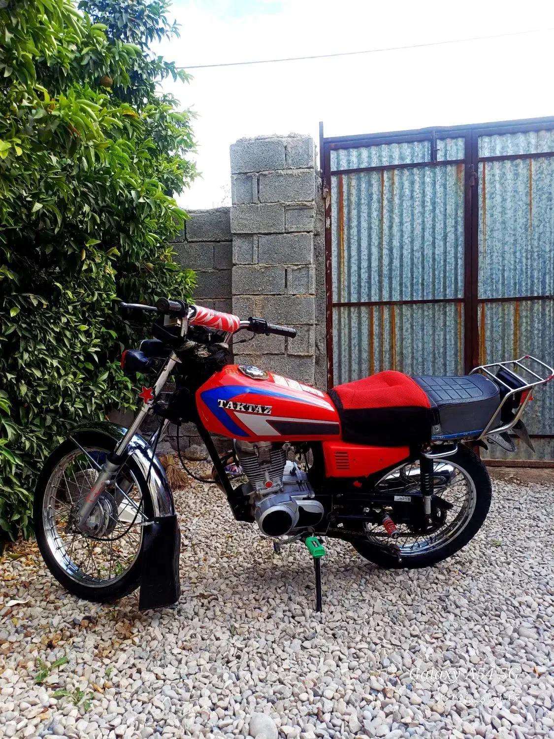 متور ۱۲۵ ۸۶ عروسک|موتورسیکلت|جره و بالاده, |دیوار