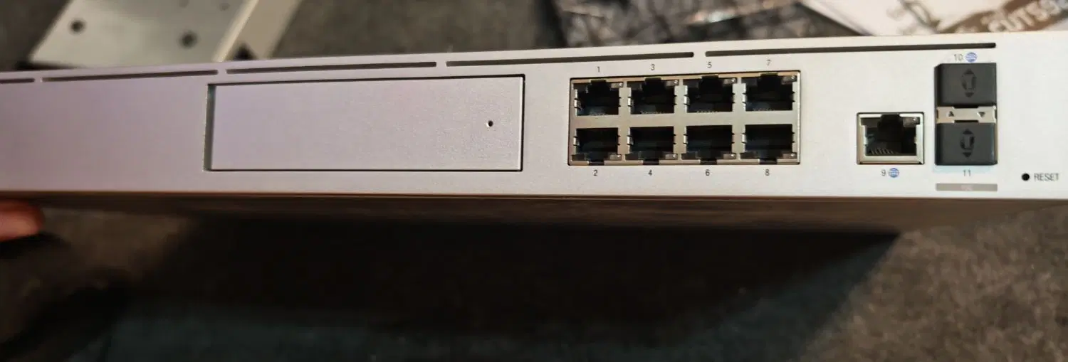dream machine pro+sisco switch+grandstream gateway|مودم و تجهیزات شبکه|گلستان (تهران), |دیوار