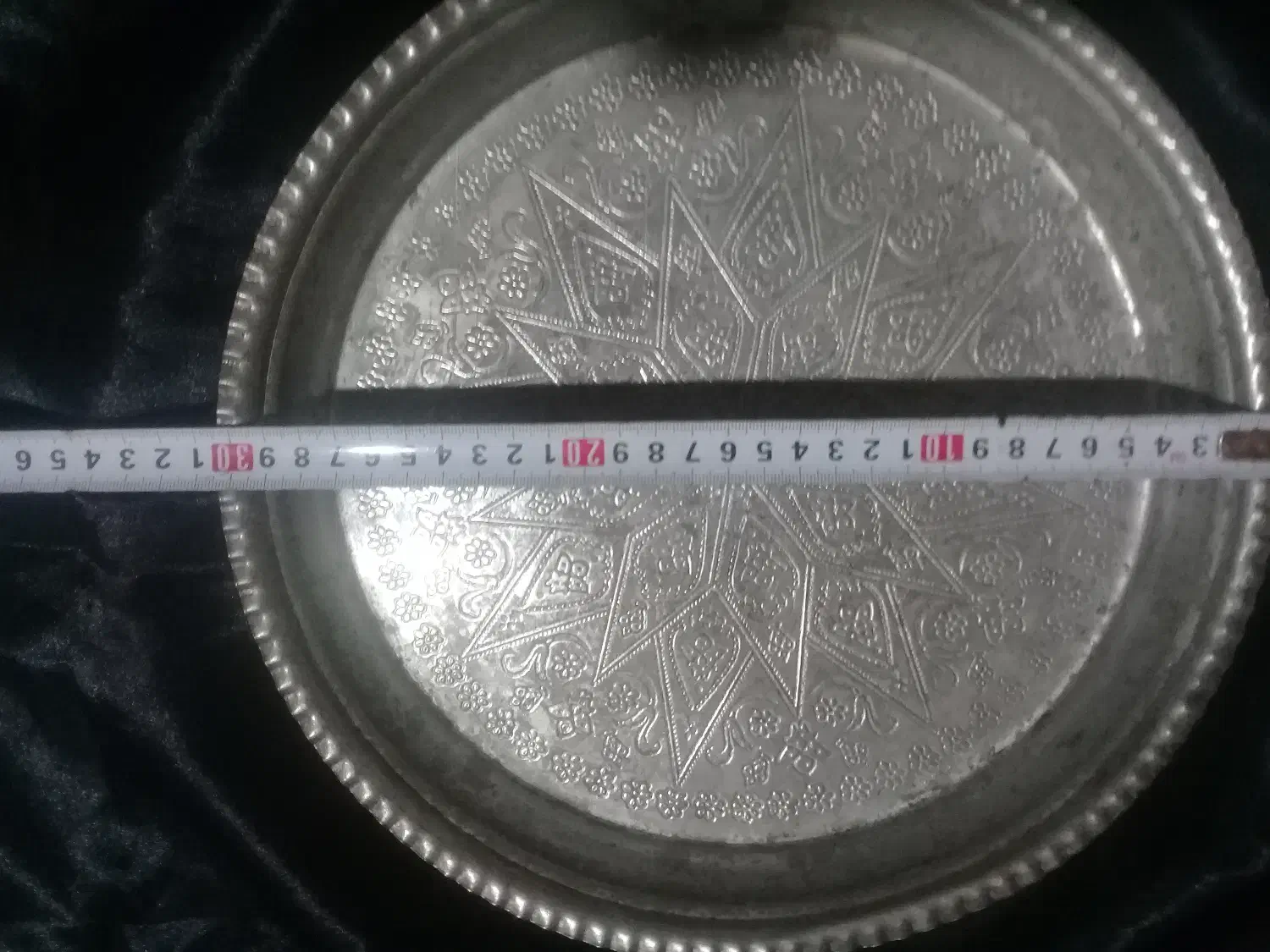 سینی قلم زنی شده مسی سنگین قدیمی|کلکسیون اشیاء عتیقه|تنکابن, |دیوار