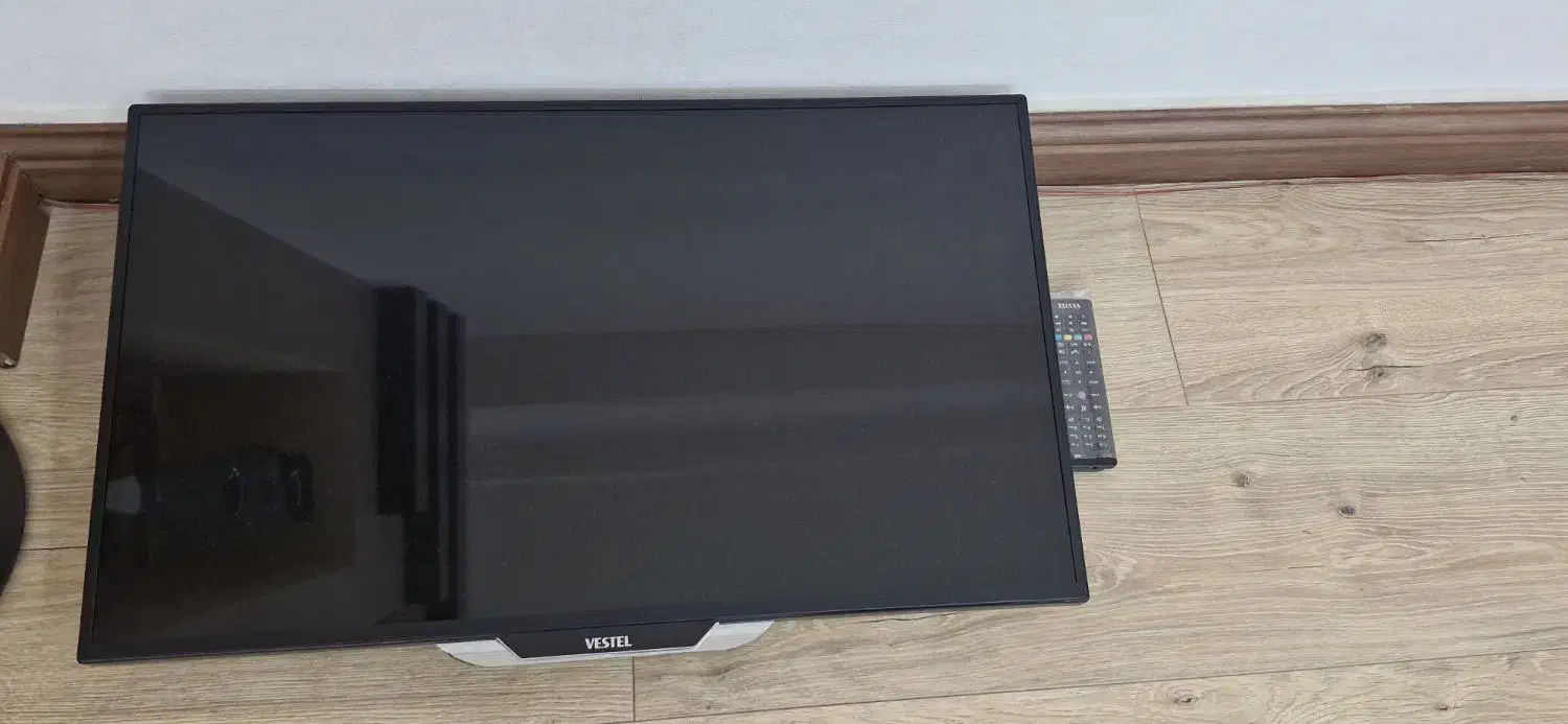 تلویزیون 32 اینچ|تلویزیون و پروژکتور|لنگرود, |دیوار