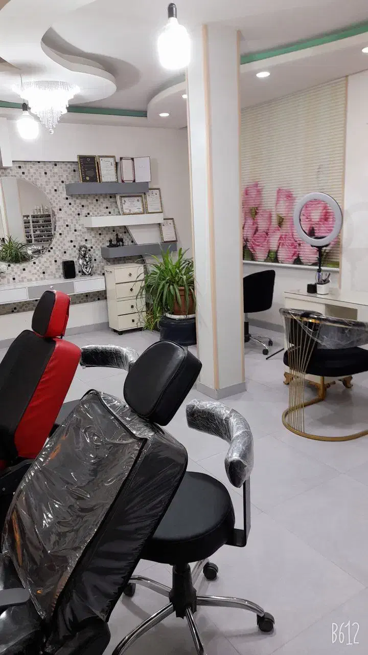 اجاره ی میز ناخن|خدمات آرایشگری و زیبایی|تهران, جوادیه|دیوار