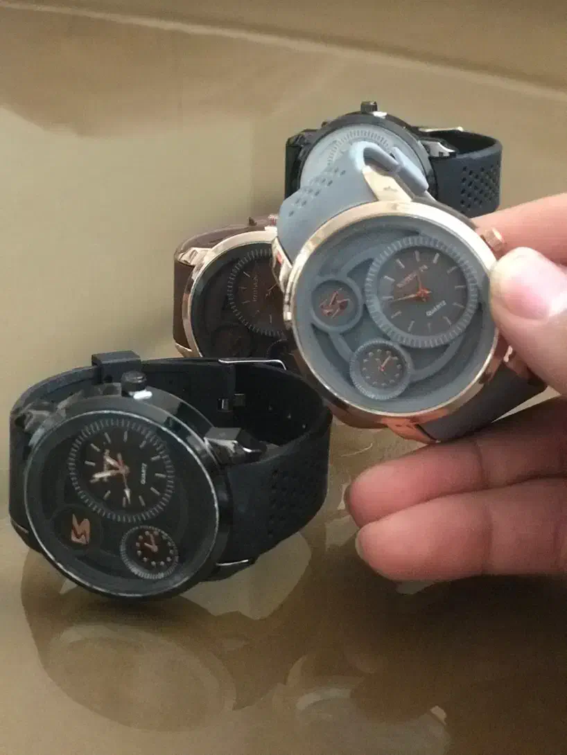 ساعت مچی ۲۰ عدد زیر قیمت بازار اکبند|ساعت|بانه, |دیوار