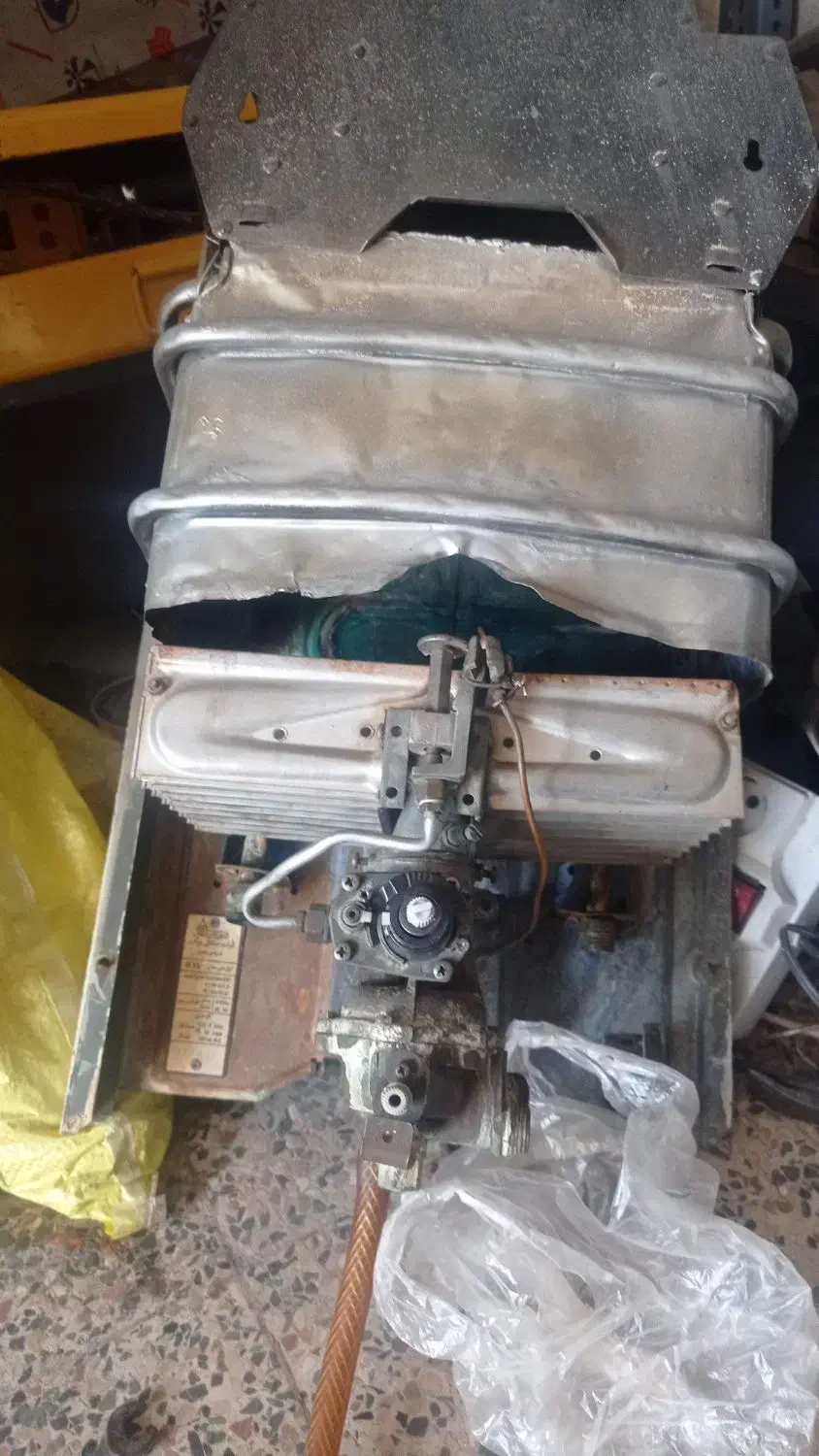 آبگرمکن دیواری بوتان سالم به فروش می رسد|آبگرمکن، پکیج، شوفاژ|کوهدشت, |دیوار