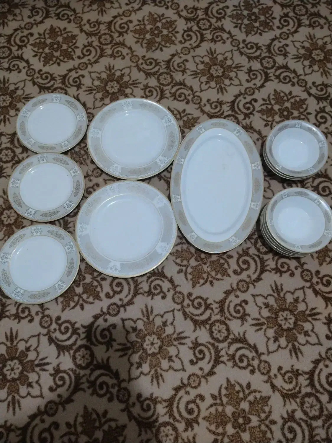 وسایل خونه قیمت خیلی مناسب  هستش|ظروف سرو و پذیرایی|چهارباغ, |دیوار