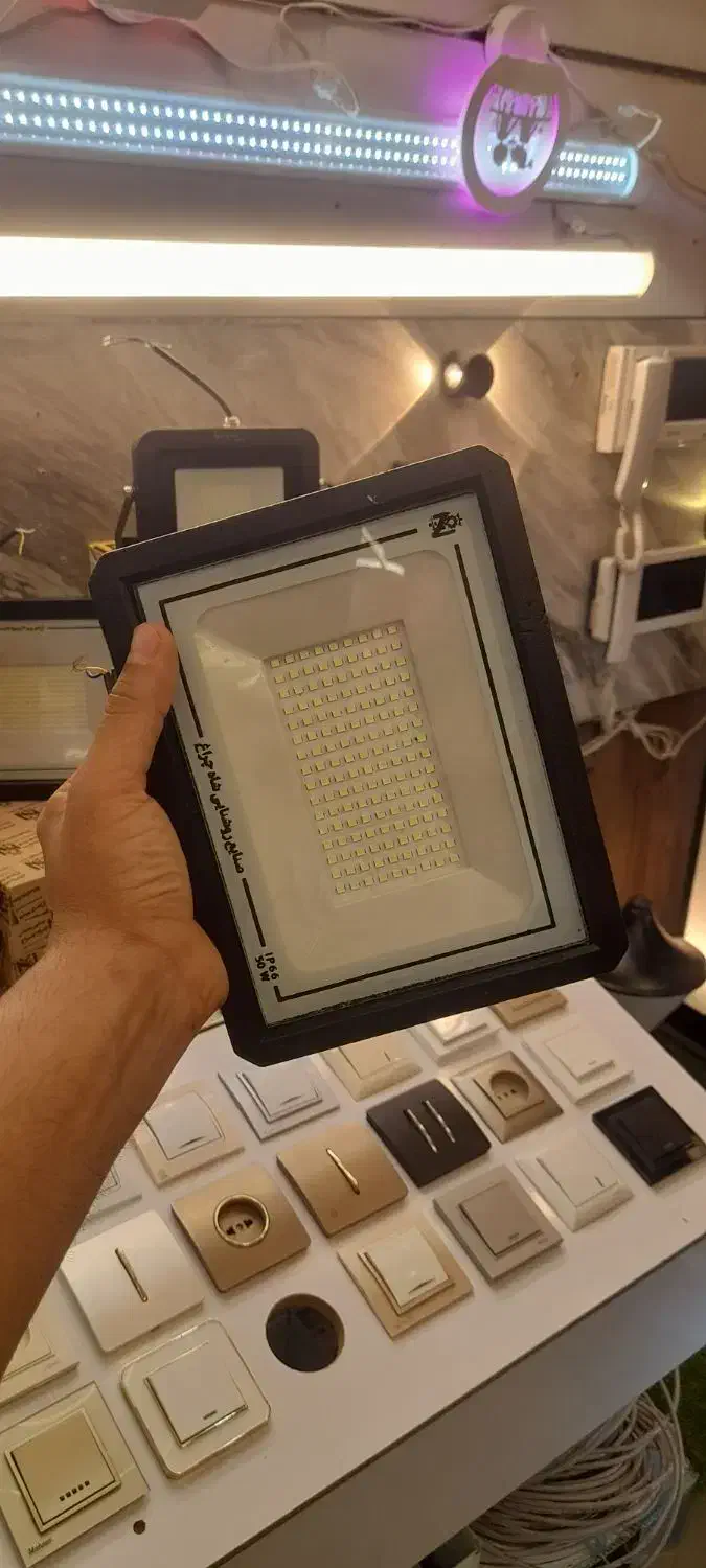 حراج پرژکتور های ال ای دی|لامپ و چراغ|کاشان, مدرس|دیوار