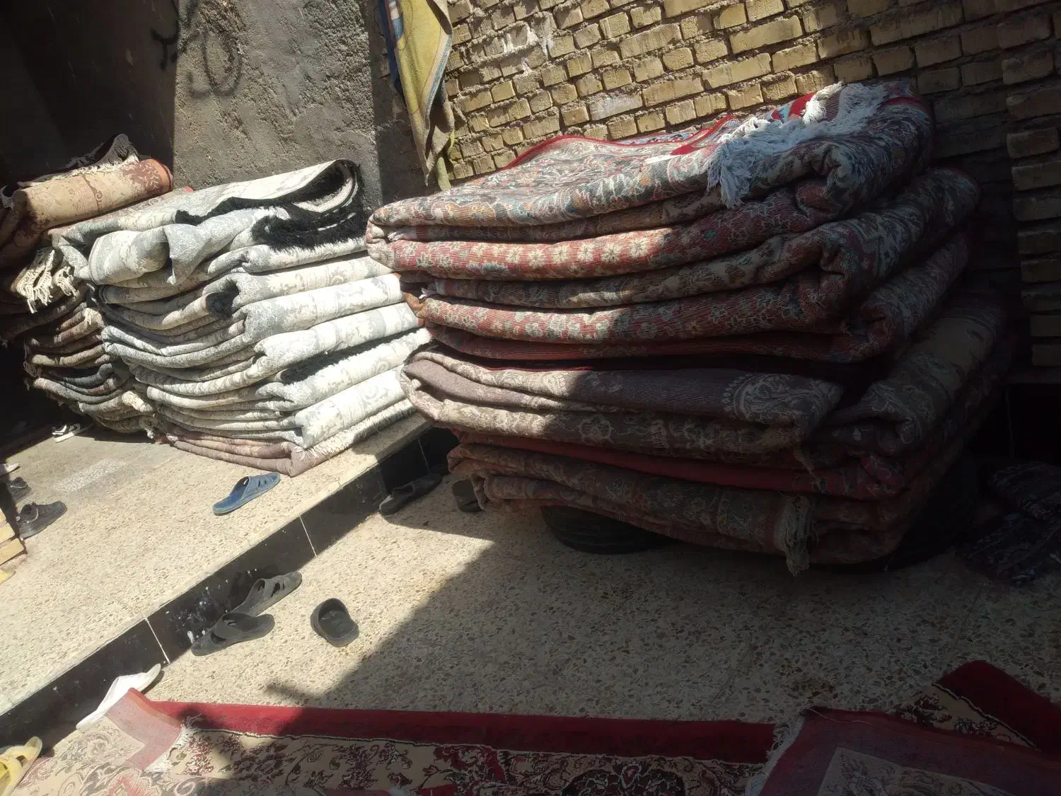 خرید و فروش فرش با قیمت بسیار عالی|فرش|اهواز, سیاحی(سه راه خرمشهر)|دیوار