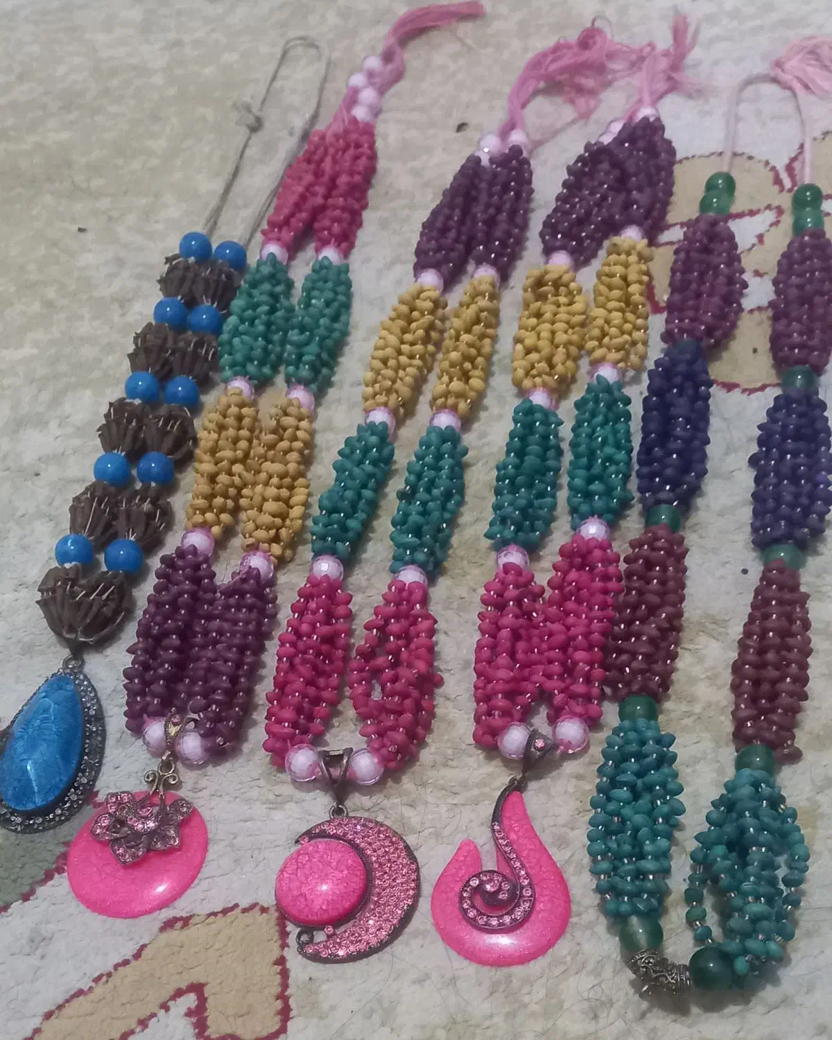 مهلو و میخک|بدلیجات|دهدشت, |دیوار