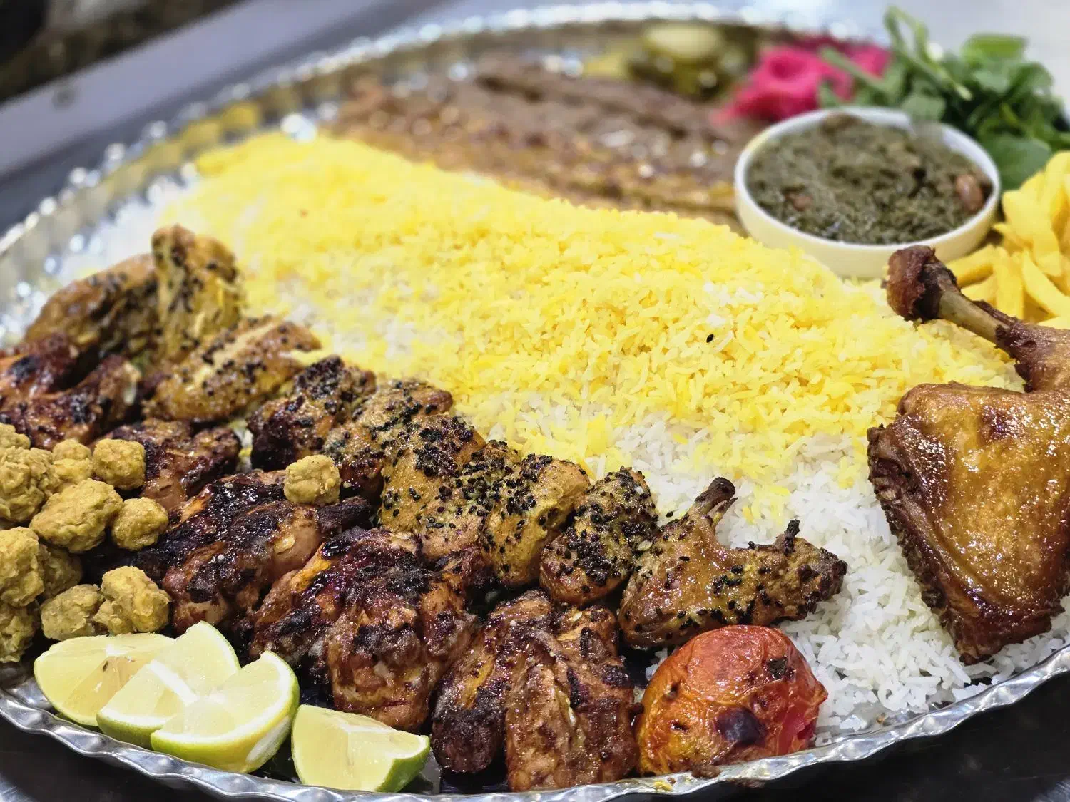 استخدام اشپزیاکمک اشپز سنتی. توضیحات آگهی بخوانید|استخدام خدمات فروشگاه و رستوران|یزد, |دیوار