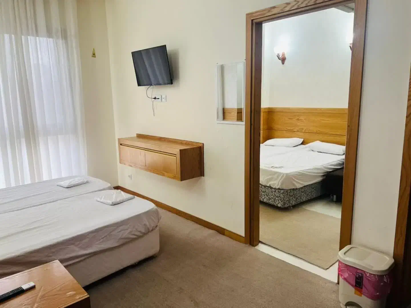 رزرو بهترین نرخ هتل‌های مشهد مقدس|اجارهٔ کوتاه‌مدت آپارتمان و سوئیت|مشهد, آیت الله خامنه‌ای|دیوار