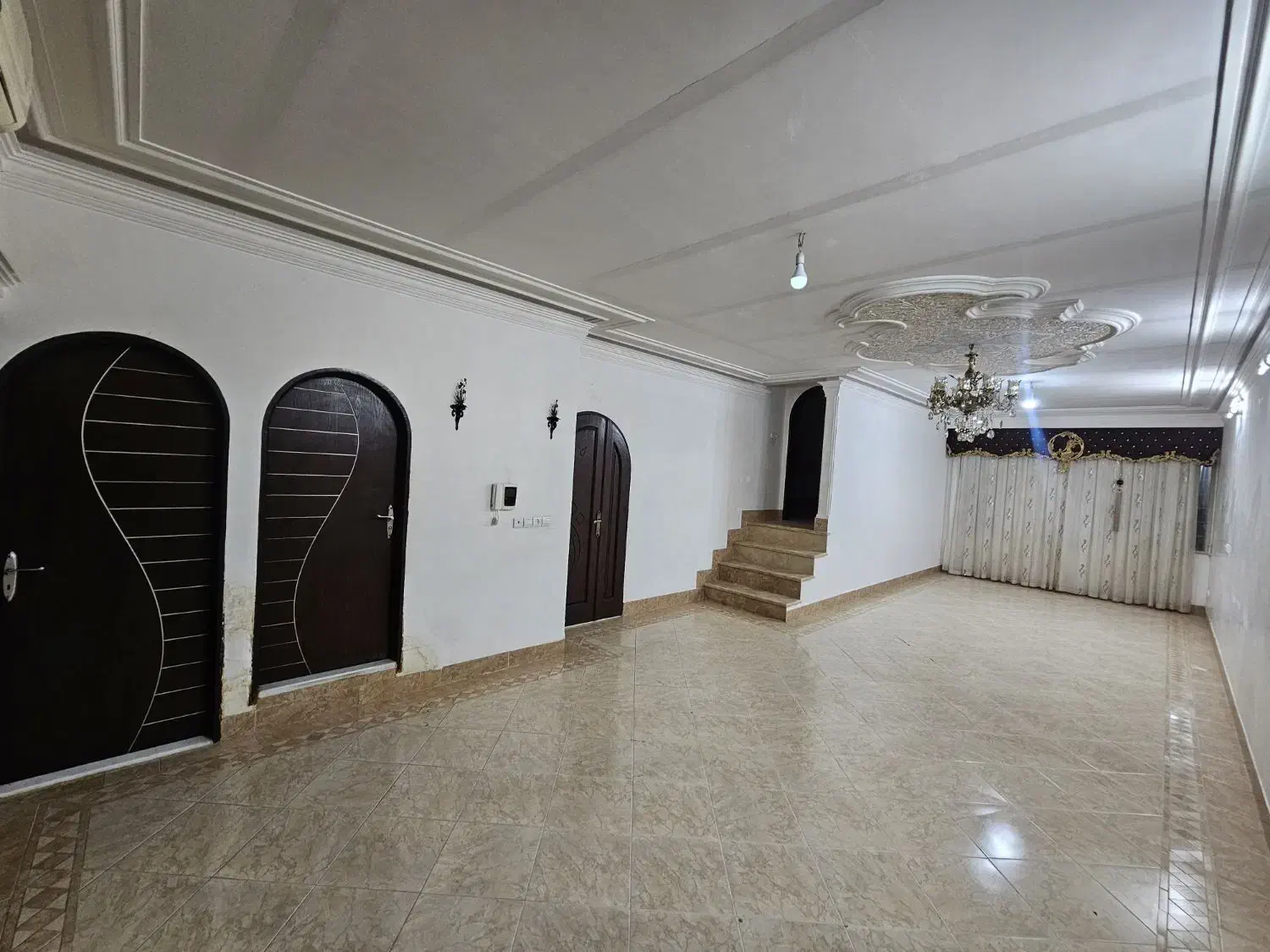 منزل مسکونی دو طبقه و یک سوئیت مجزا در طبقه ی سوم|فروش خانه و ویلا|کاشان, قطب راوندی|دیوار