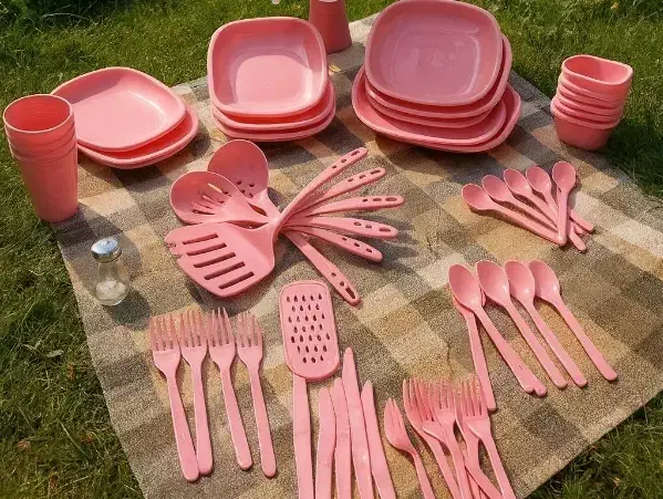 پک مسافرتی فقط ۶۰۰|ظروف نگهدارنده، پلاستیکی، یک‌بارمصرف|زرند, |دیوار