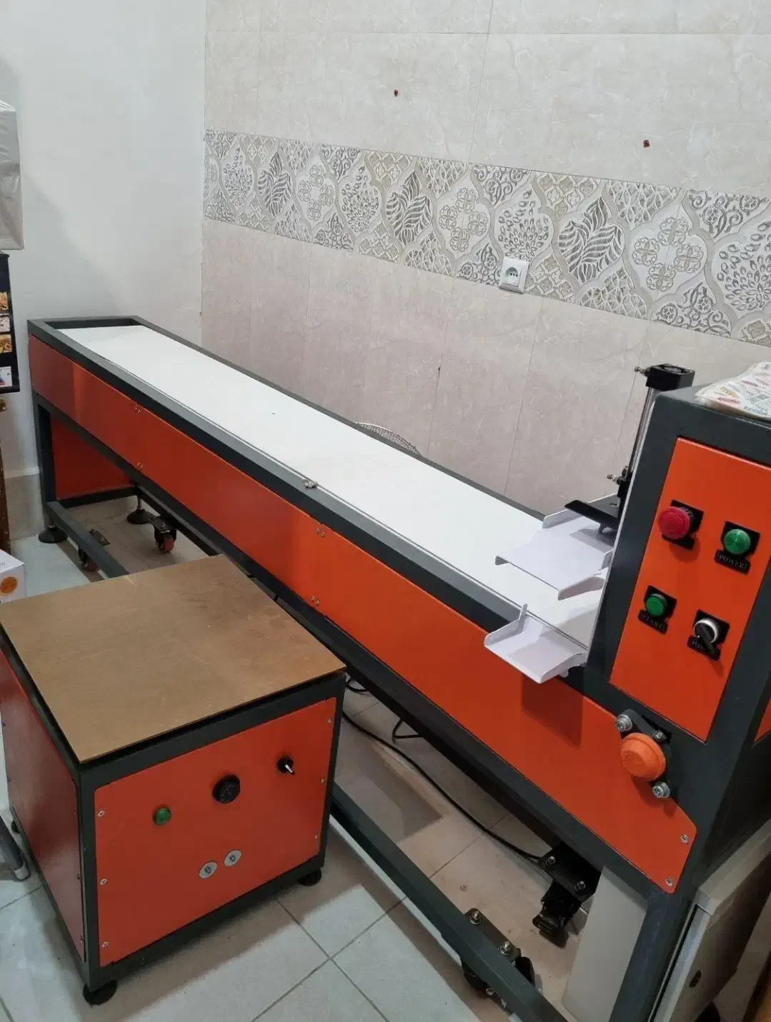 دستگاه دستمال کاغذی اتوماتیک|ماشینآلات صنعتی|بناب, |دیوار