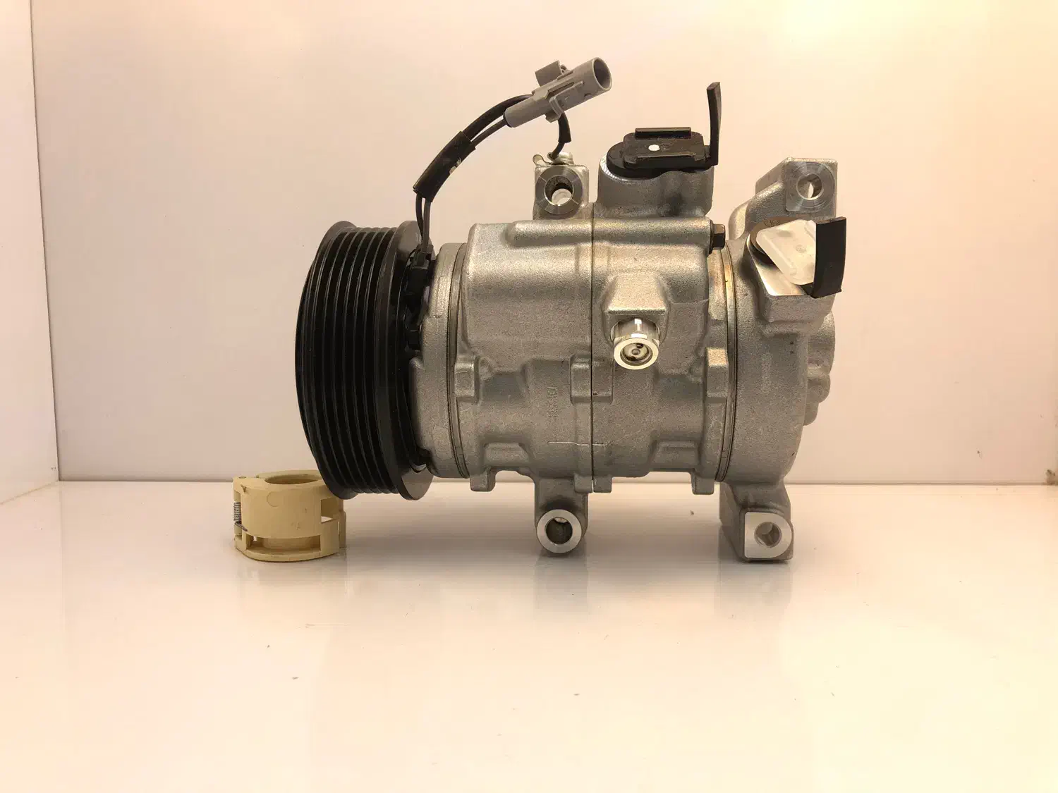 لوازم کولری تویوتا و لکسوس|قطعات یدکی و لوازم جانبی|درگهان, |دیوار