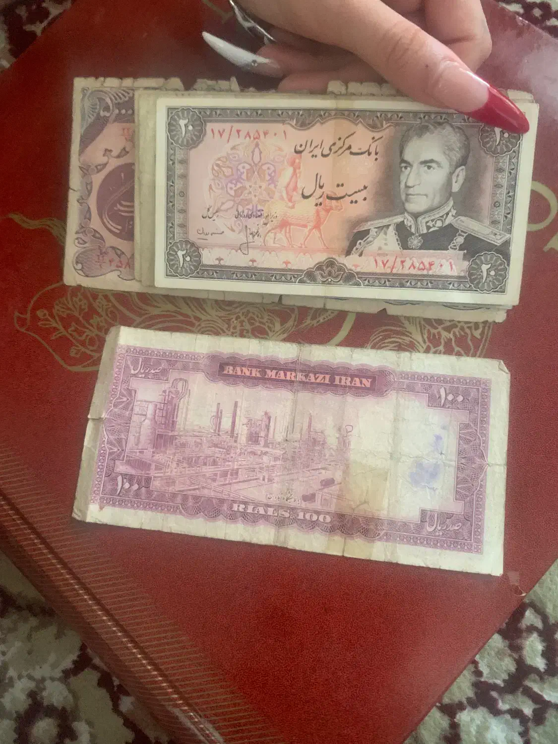 تعدادی پول و سکه کلکسیونی شیر خورشید|کلکسیون سکه، تمبر، اسکناس|رشت, استادسرا|دیوار