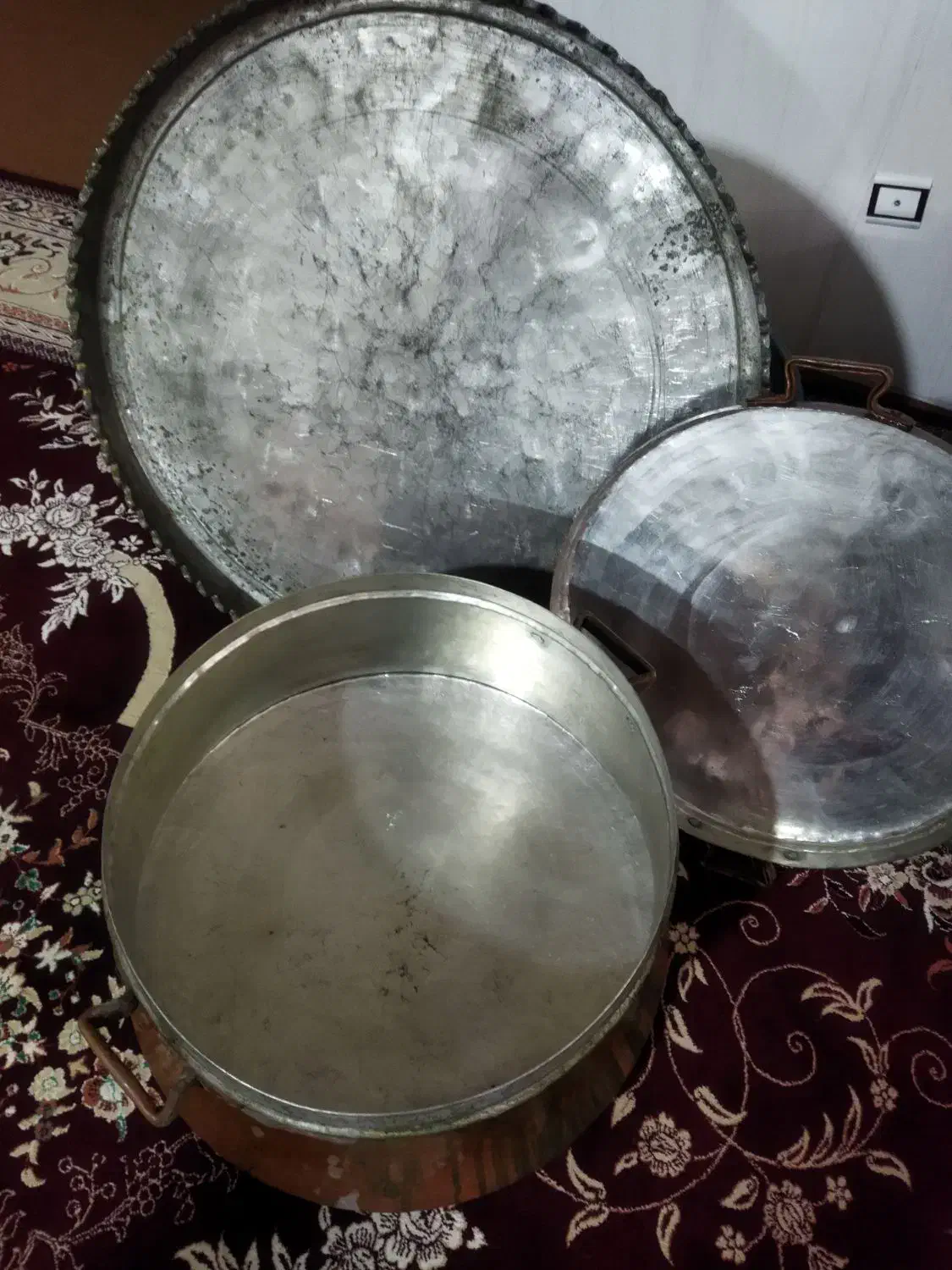 دیگ مسی به وزن 11کیلو وسینی مسی به وزن 7کیلو|کلکسیون اشیاء عتیقه|شاهینشهر, گزبرخوار|دیوار