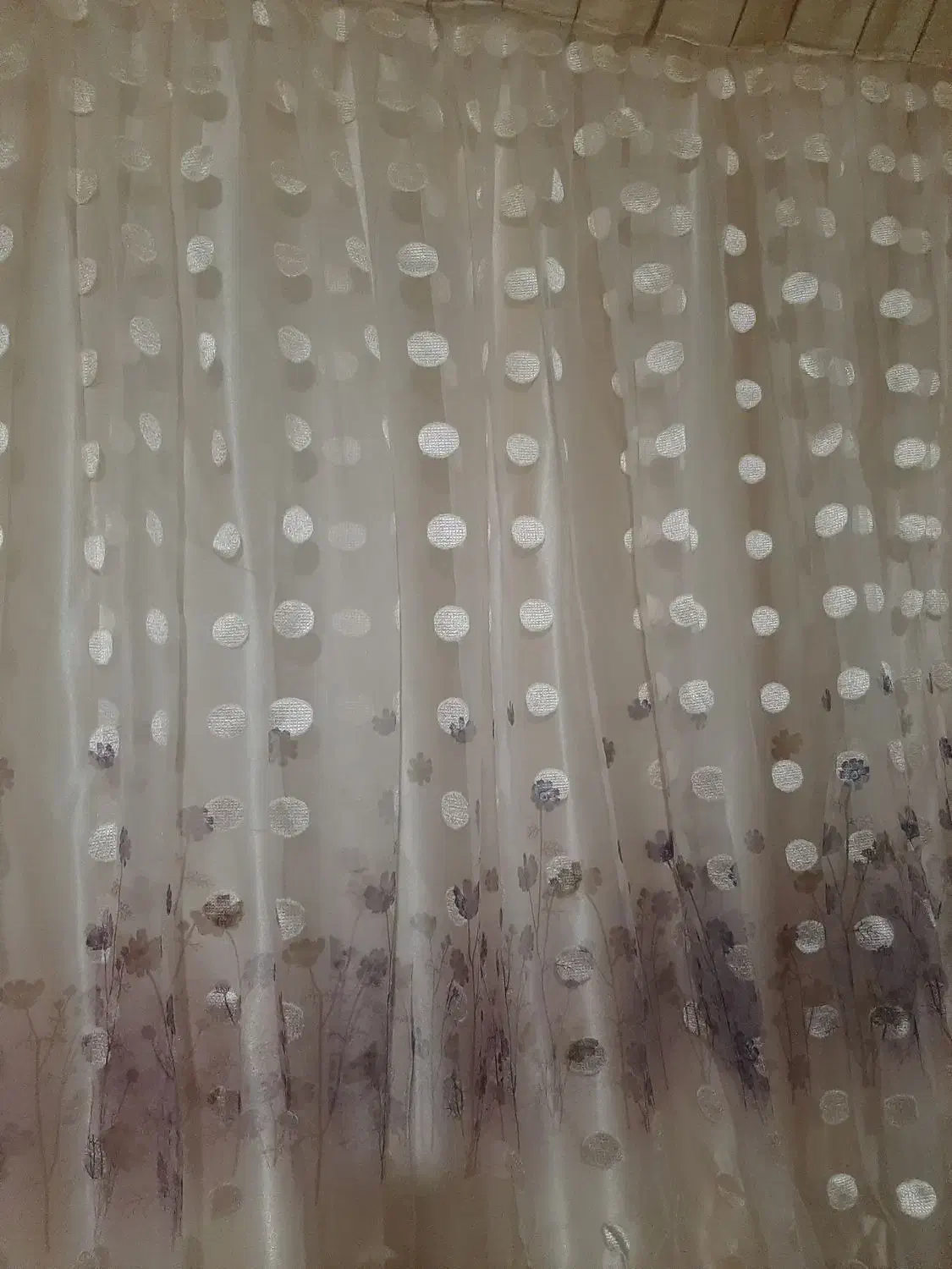 تعدادی پرده حریر و تور و پارچه پرده دوخته نشده|پرده، رانر، رومیزی|پردیس, فاز ۳|دیوار